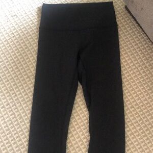 Wunder Train Lululemon leggings. Size 6, 23 inch inseam, 9 inch rise